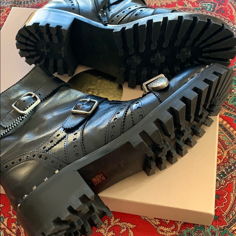 Used once. Size 38 RAS boots Made in Spain